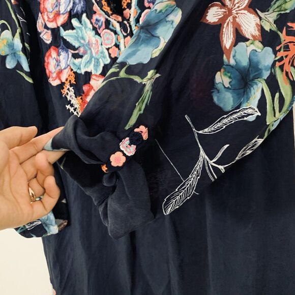 Johnny Was Elsarose Tunic Top XL Navy Embroidered Floral Colorful Festival Boho - Picture 8 of 13
